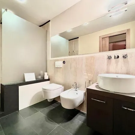 Luxury In Center Of
