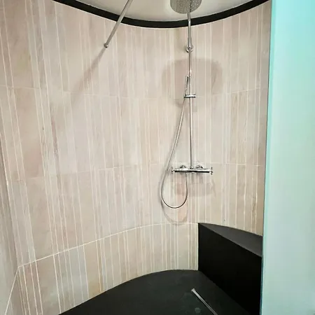 Luxury In Center Of *